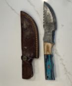 Custom Damascus Steel Hunting Knife Fixed Blade Tracker Bowie Knife with Leather Sheath