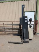 Crown 2000 lb Electric Pallet Lifter