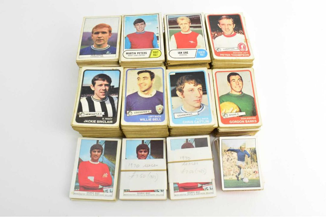A&BC CHEWING GUM; a large collection of football collectors' cards, with different coloured backs - Image 1 of 9