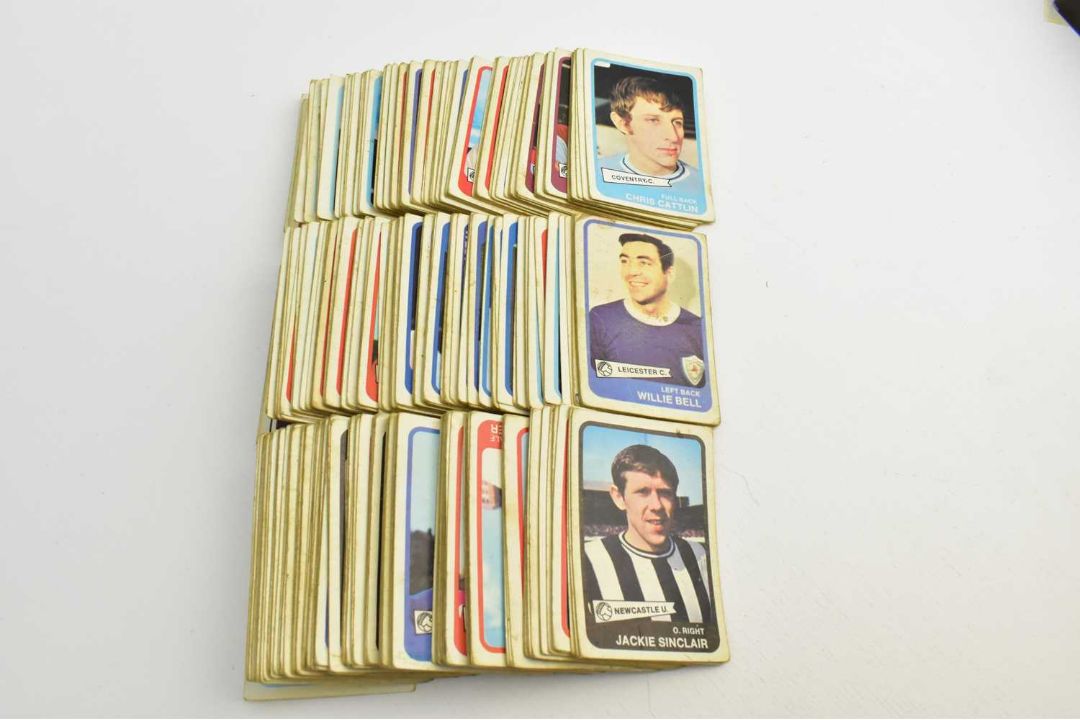 A&BC CHEWING GUM; a large collection of football collectors' cards, with different coloured backs - Image 7 of 9