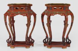 Paar chinesische Etageren-Tische