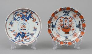 Zwei kleine Imari-Tellerchen