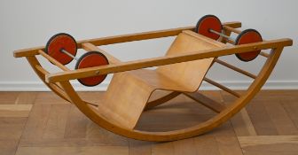 Schaukelwagen von Hans Brockhage
