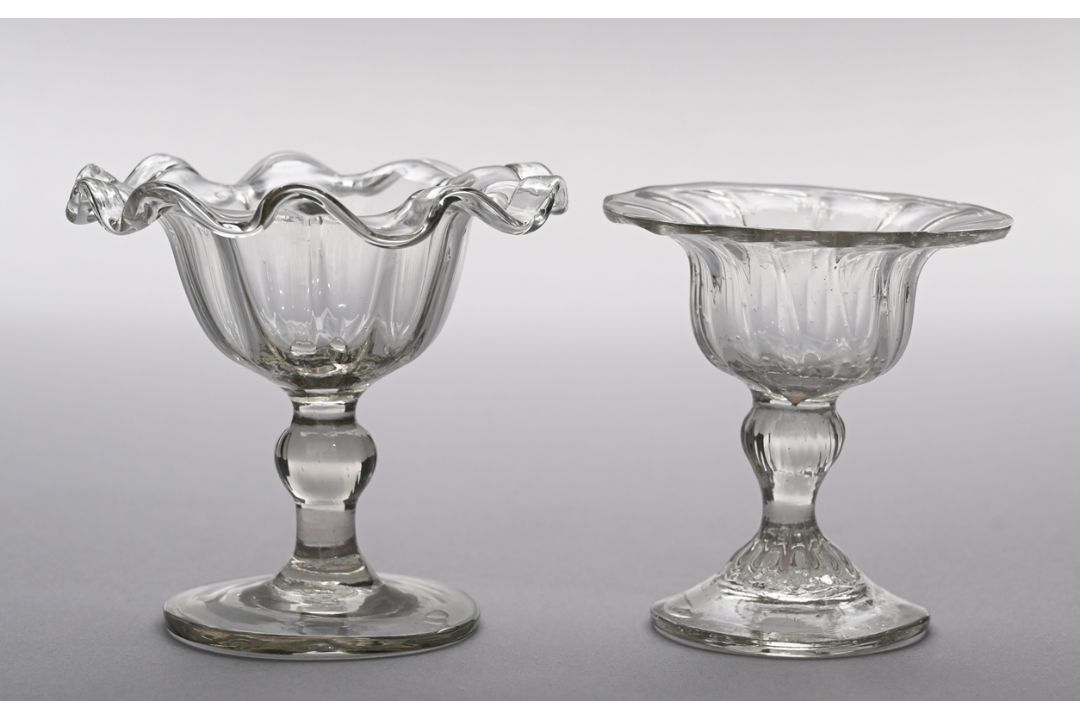 Zwei kleine Biedermeier-Fußschalen - Bild 2 aus 2