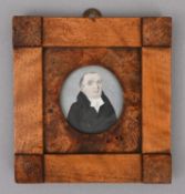 Biedermeier-Porträtminiatur im Holzrähmchen 