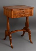 Biedermeier-Nähtisch
