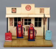 Blechspielzeug Tankstelle Gasoline Fire Chief