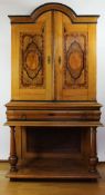 Großer barocker Stollenschrank