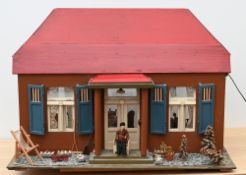 Großes Puppenhaus mit reicher Ausstattung