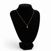 Gold ladies' necklace with pearl