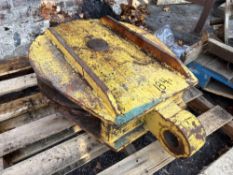 SINGLE SHEAVE BLOCK FOR 1.5IN. CABLE, 2 1/4IN. EYELET CRANE ACCESSORY . Located: 710 WASHINGTON ST,