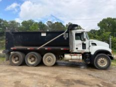 2006 MACK CV-713 DUMP TRUCK VN:1M2AG11C16M022228 powered by Mack diesel engine, 335hp, equipped w...
