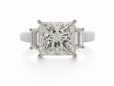 18ct White Gold Three Stone Claw Set Diamond Ring 4.65 Carats