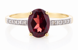 9ct Yellow Gold Diamond And Garnet Ring (G1.47) 0.04 Carats