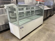 Avantco Model BC-72-HC 72" Curved Glass White Refrigerated Bakery Display Case