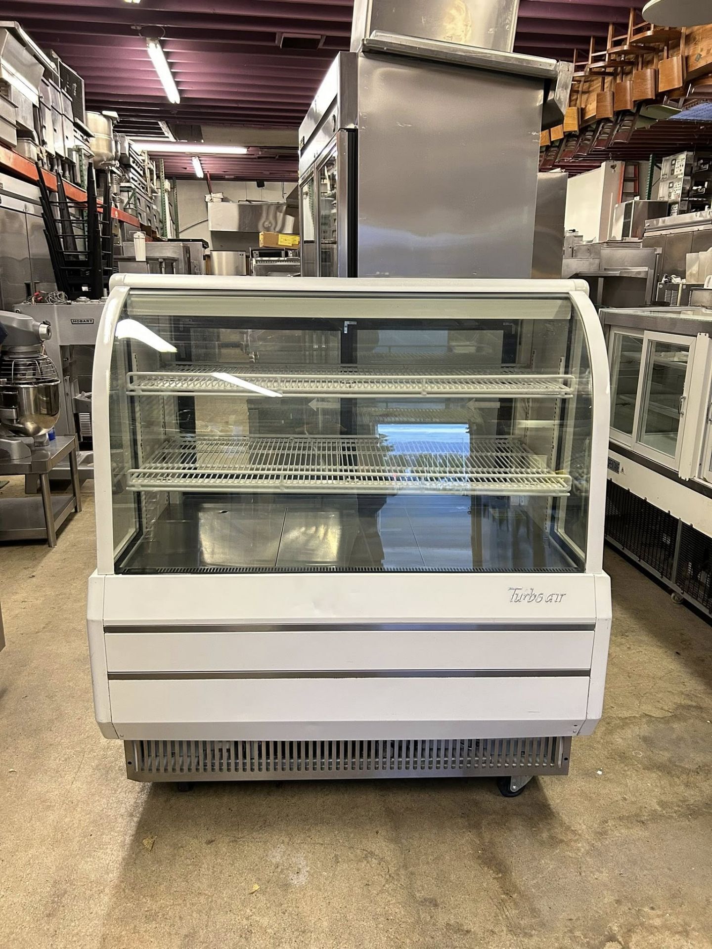 Turbo Air TCGB-48 48 1/2" Full Service Bakery Display Case w/ Curved Glass - (3) Levels, 115v - Image 2 of 8