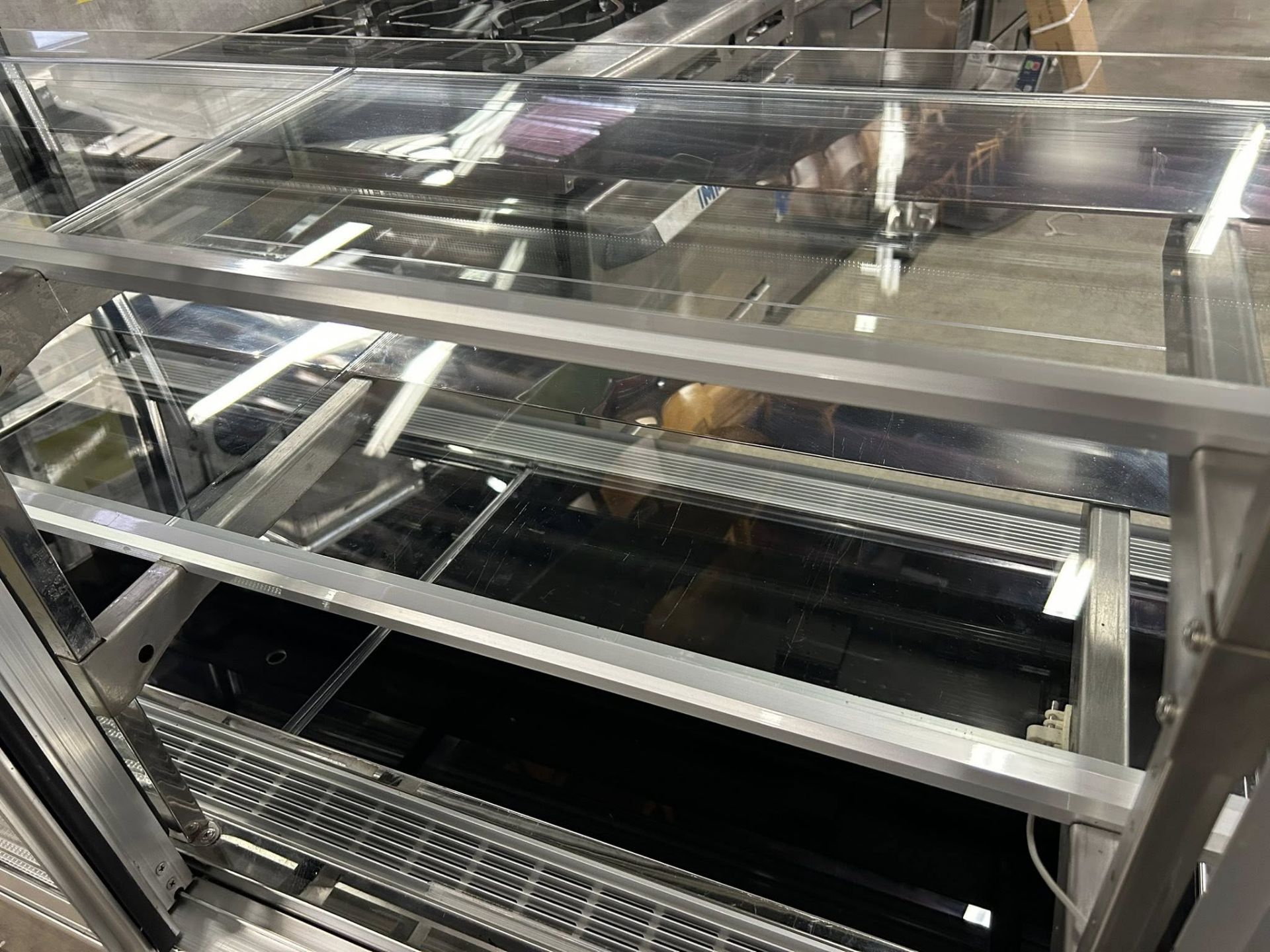 King 57" Straight Glass Refrigerated Bakery Display Case, Black - Image 6 of 8