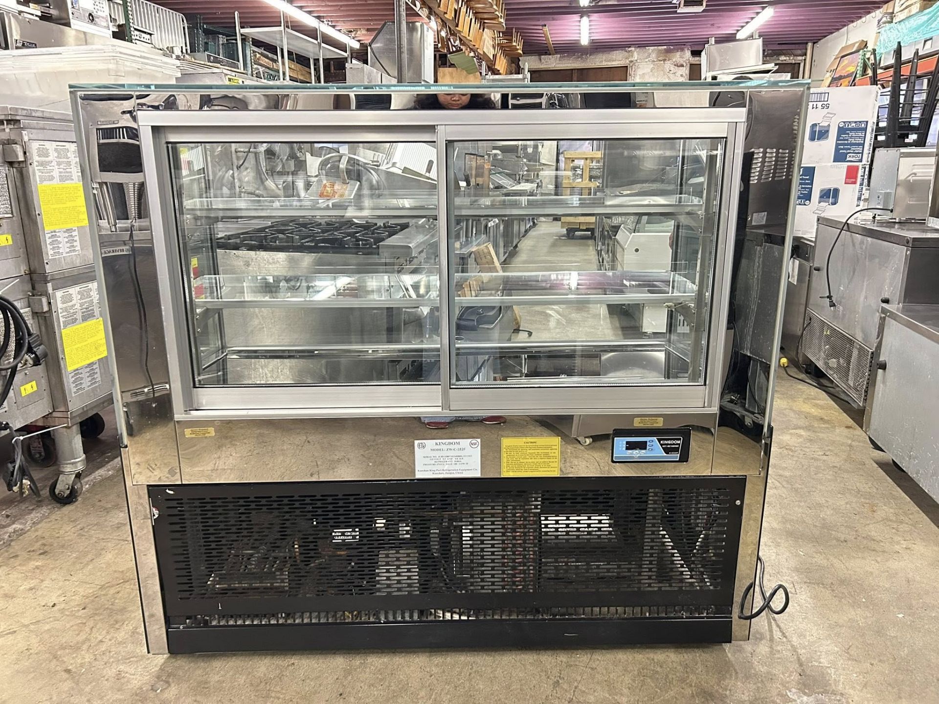 King 57" Straight Glass Refrigerated Bakery Display Case, Black - Image 8 of 8