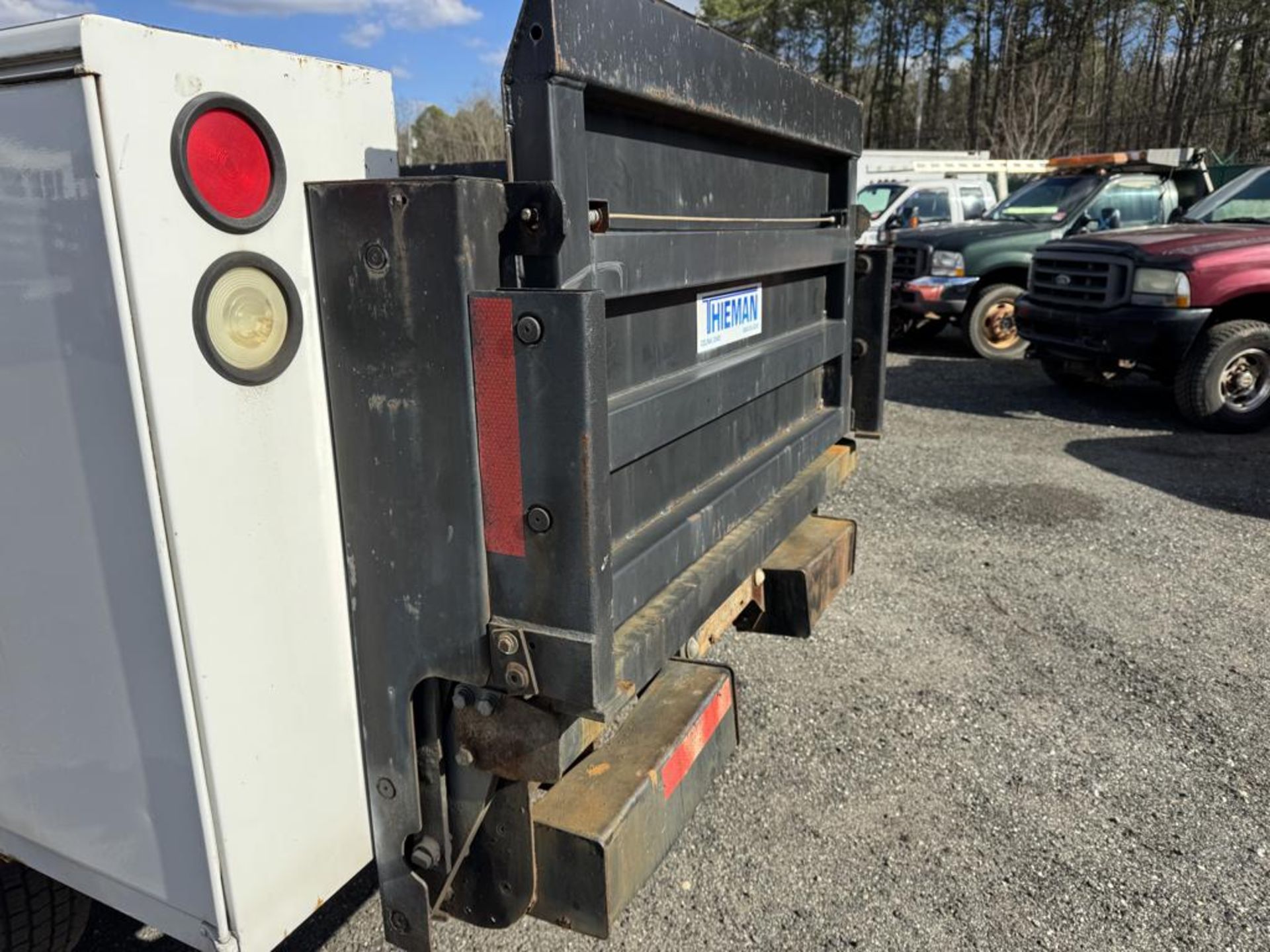 2006 Ford F-250 Utility Truck 4x4 w/ Liftgate - Image 14 of 21