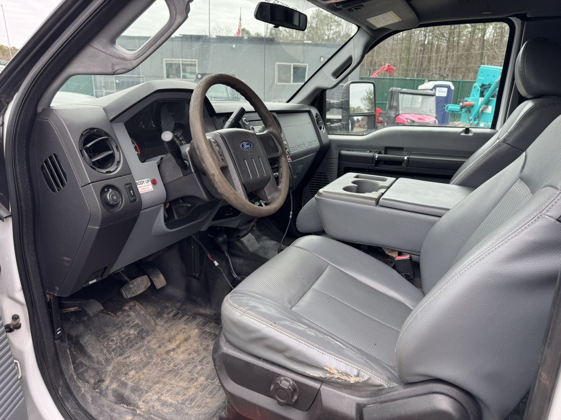 2015 Ford F-550 Mason Dump 4x4 w/ Plow and Salter - Image 26 of 32
