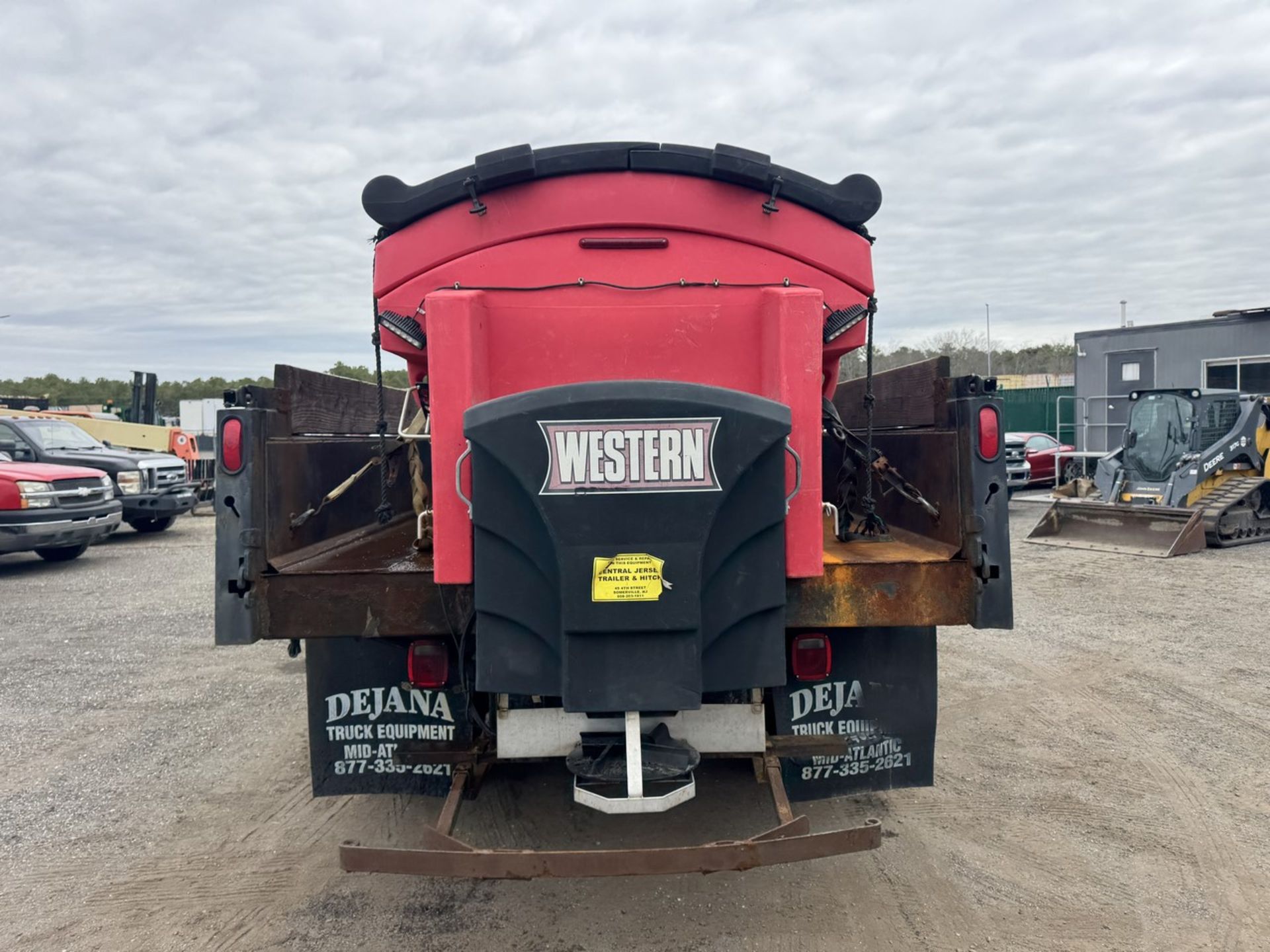 2016 Ford F-550 Mason Dump 4x4 w/ Plow and Salter - Image 8 of 39
