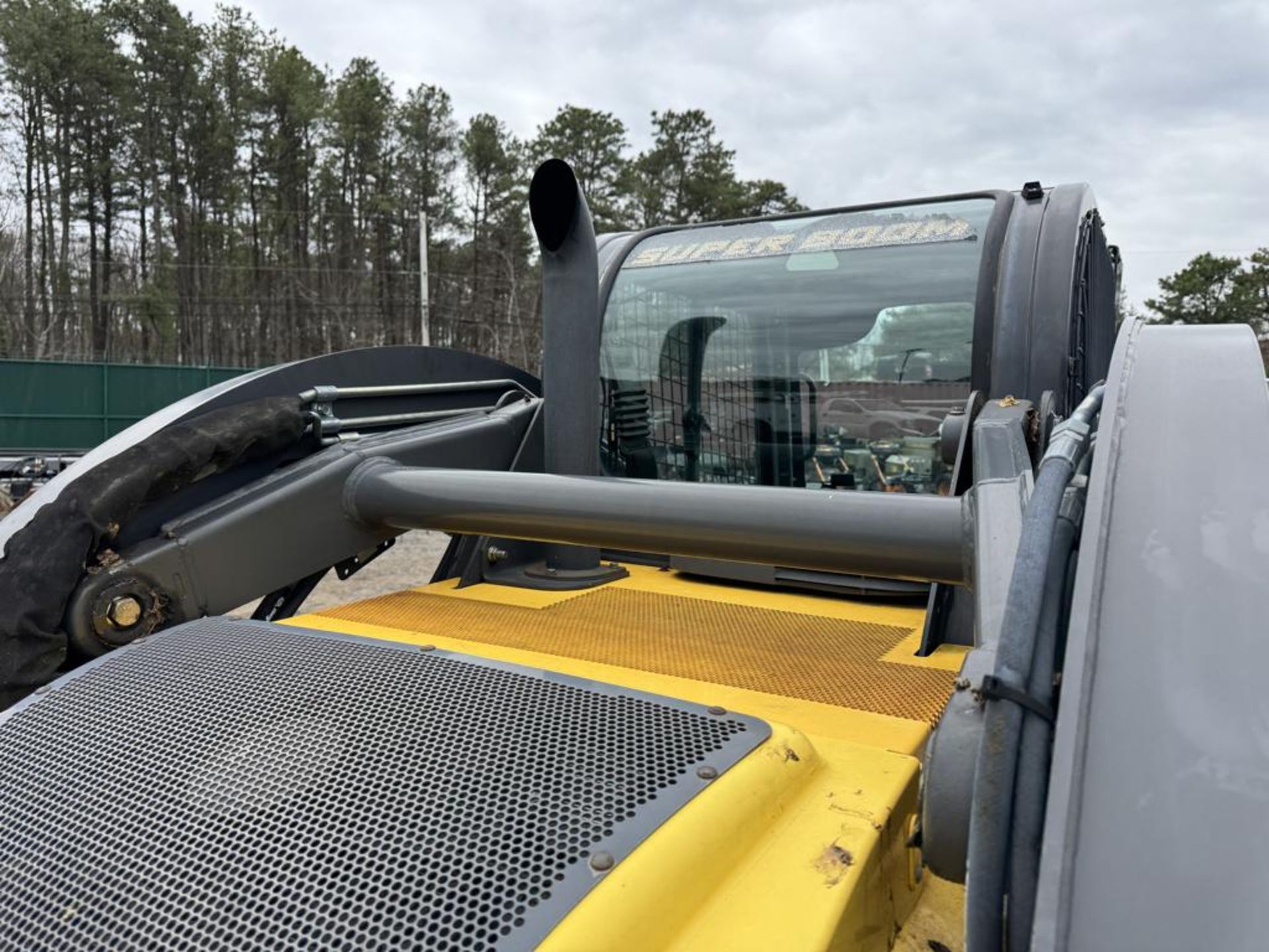 2013 New Holland L223 Skid Steer - Image 24 of 32
