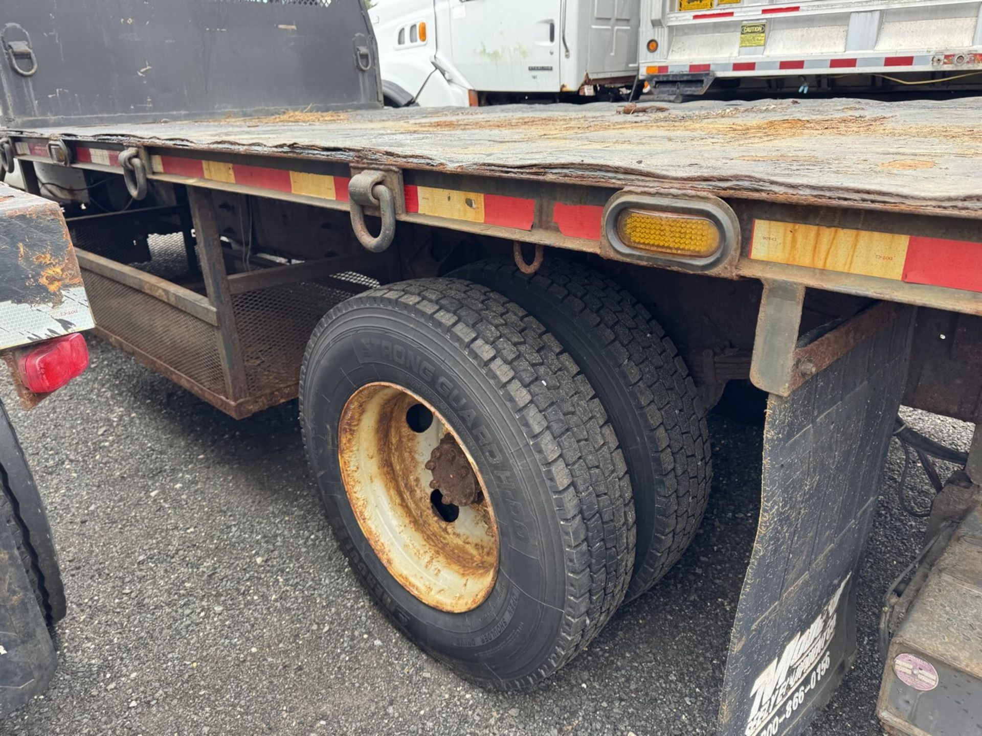 2004 Ford F-650 Flat Bed 4x2 (INOPERABLE) - Image 12 of 23