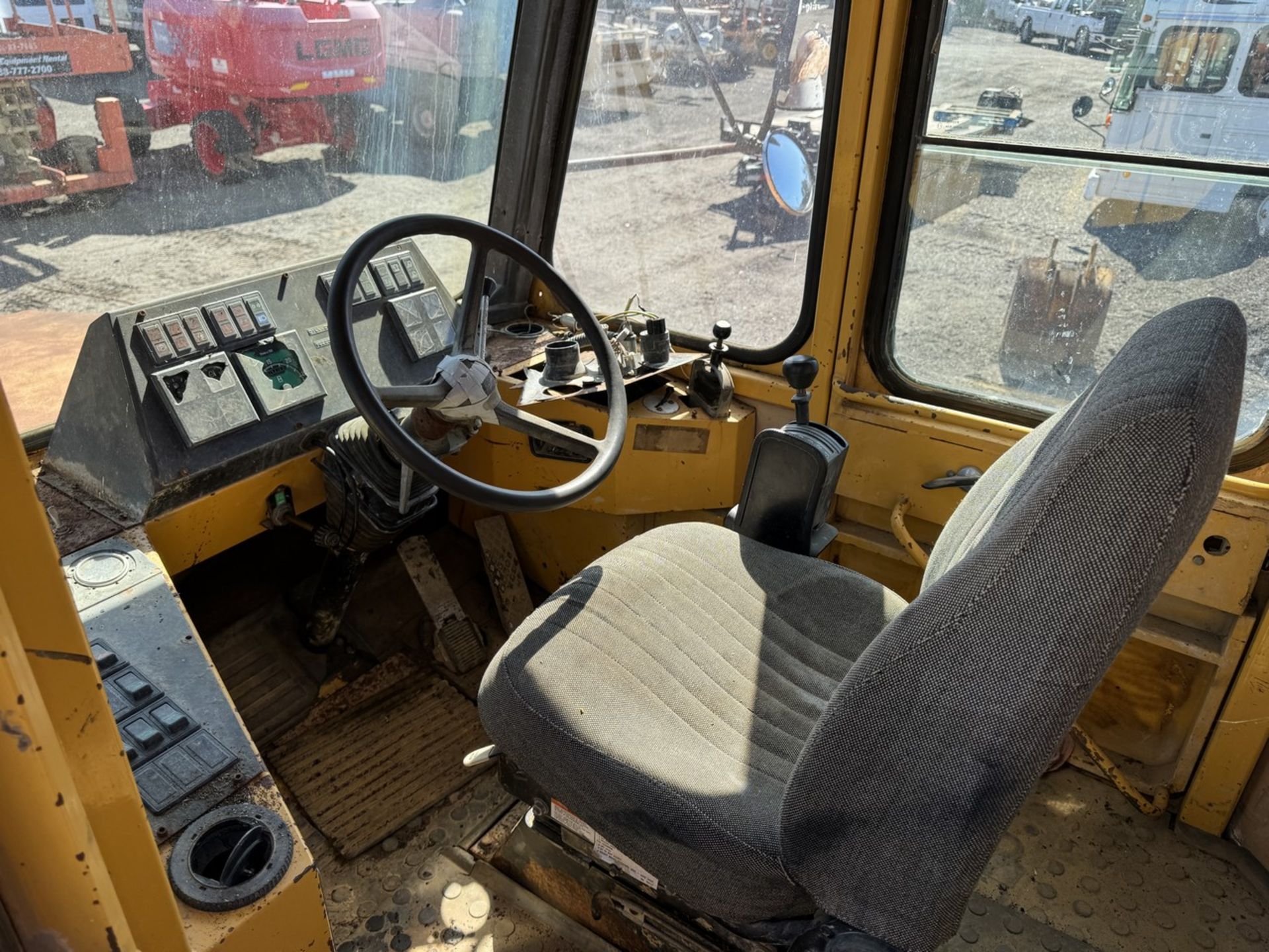 1995 Moxy MT30S3 Articulating Dump Truck - Image 33 of 36