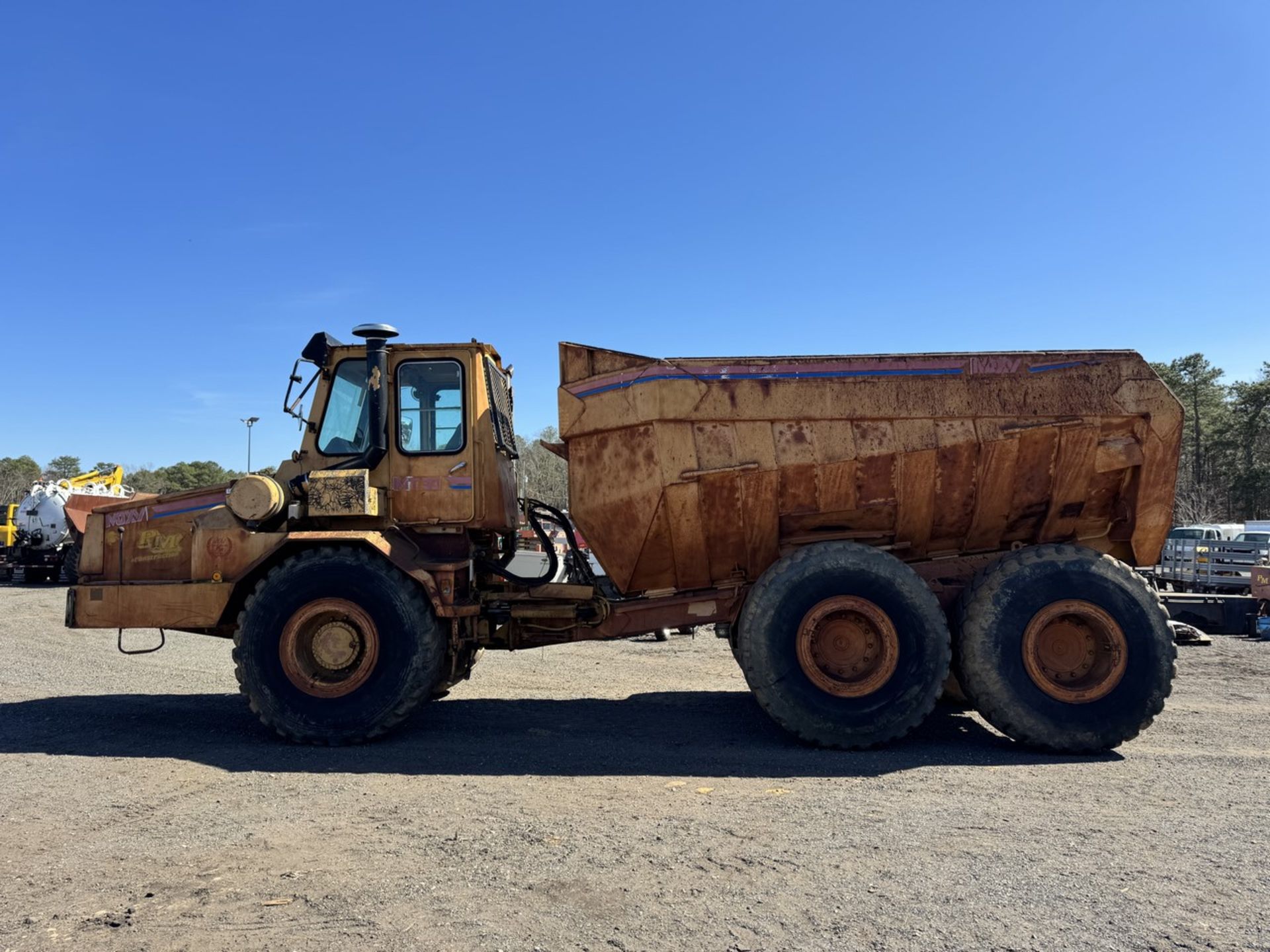 1995 Moxy MT30S3 Articulating Dump Truck - Image 10 of 36