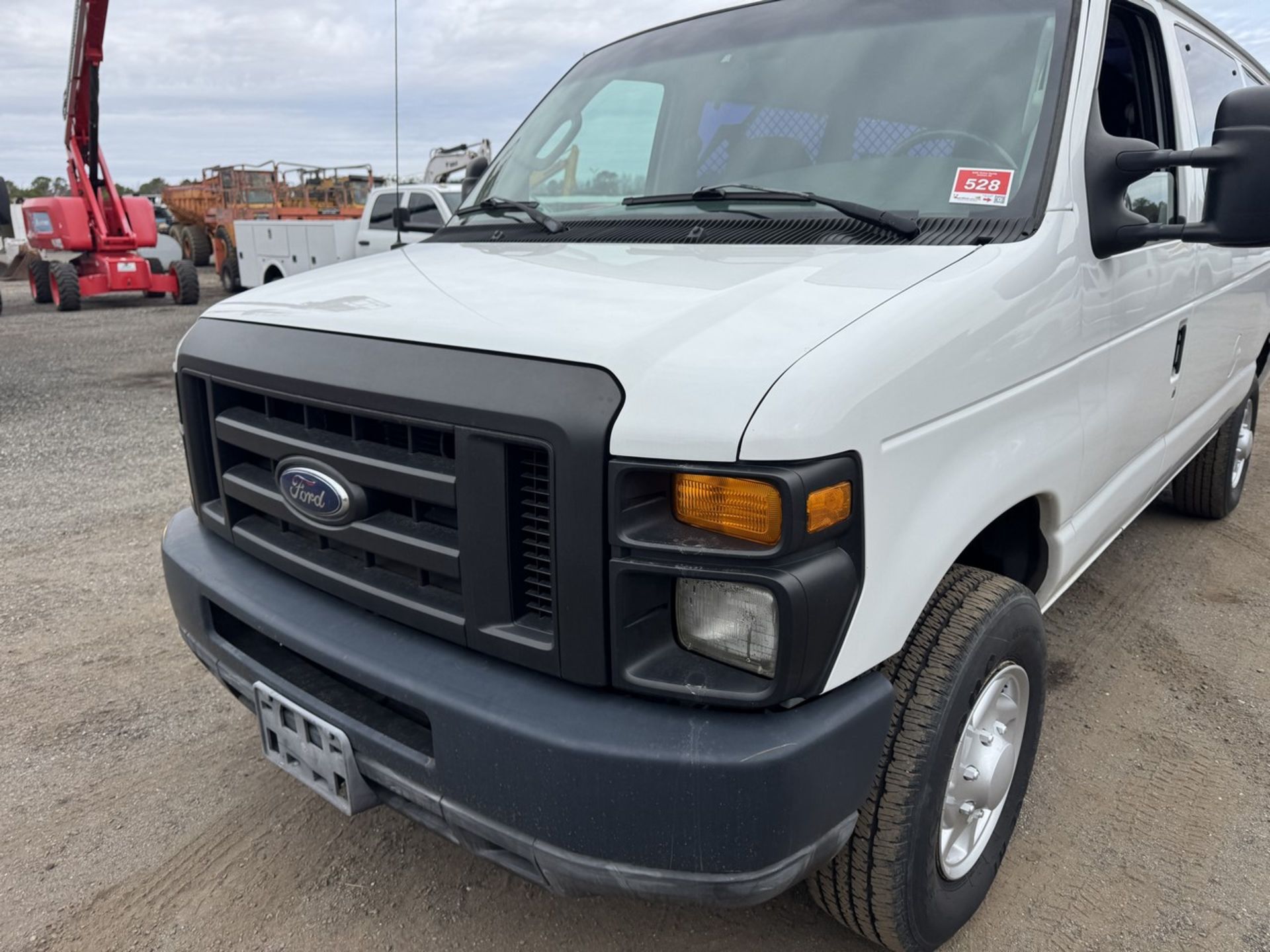 2008 Ford E-350 - Image 11 of 23
