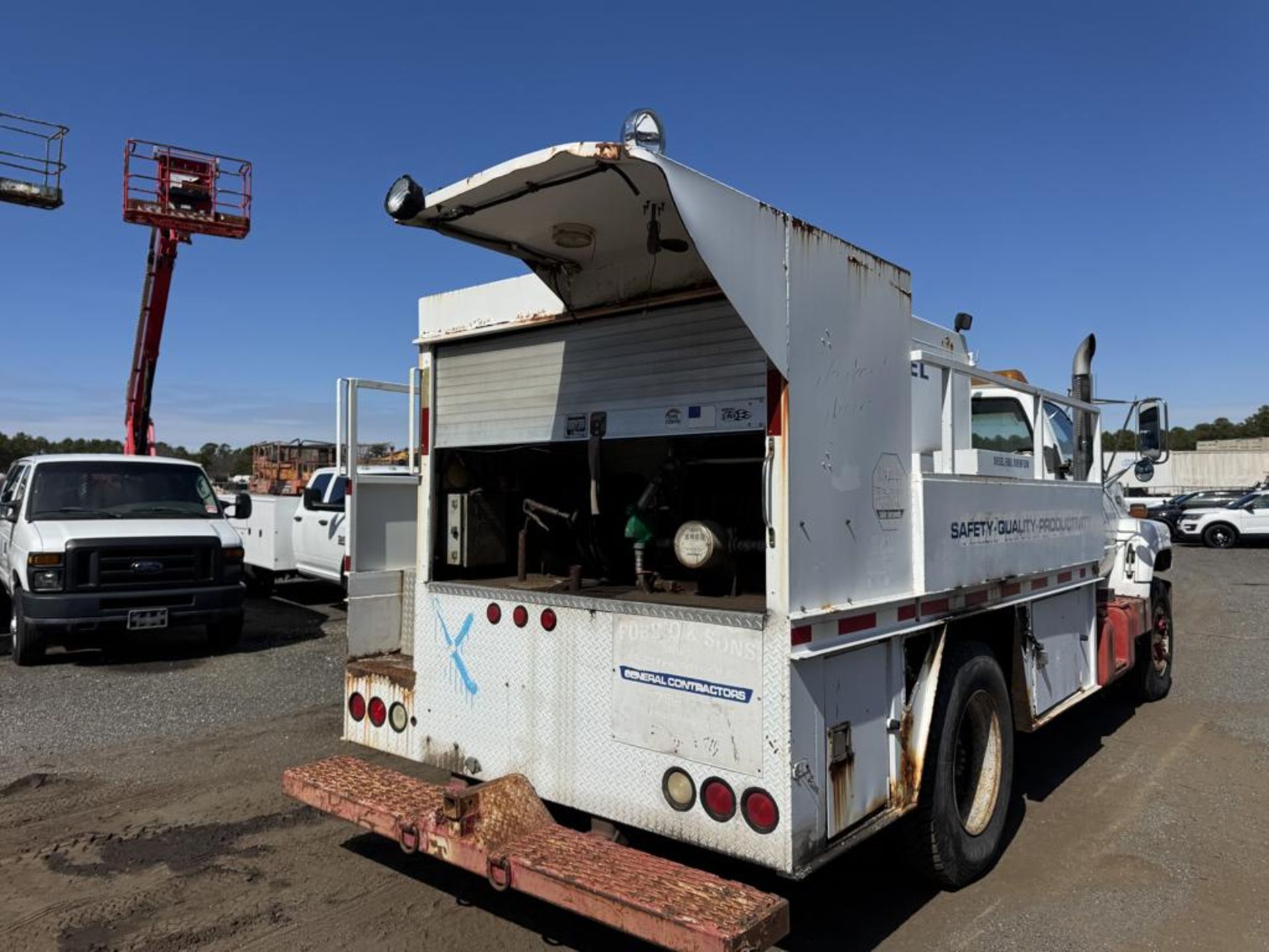 1991 GMC TopKick Lube Truck - Image 5 of 32
