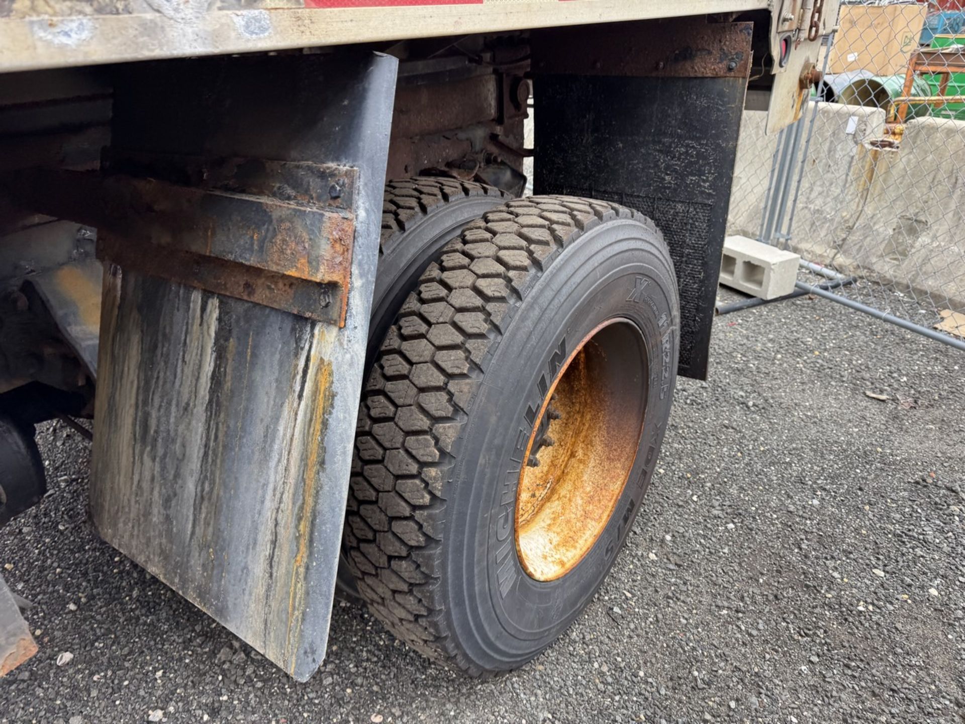 2004 Sterling Single Axle Dump (INOPERABLE) - Image 11 of 28