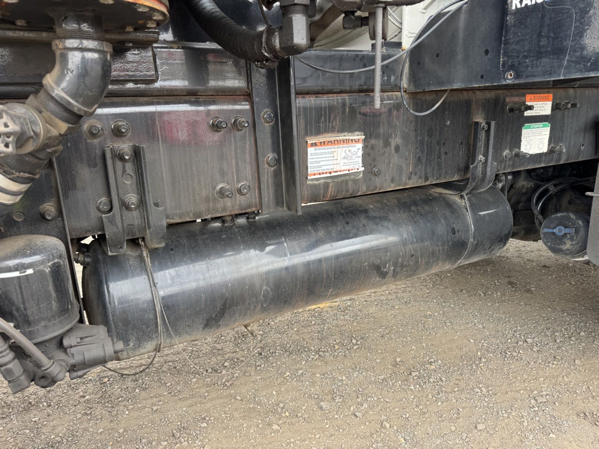 2004 Sterling L7500 Vacuum Loader Truck - Image 19 of 48