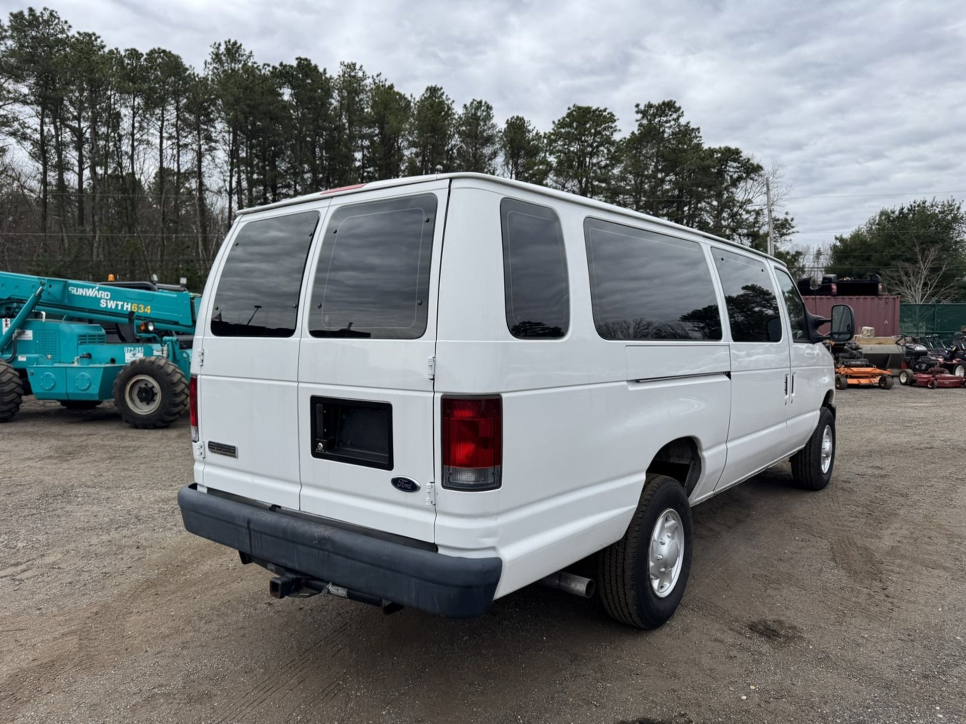 2008 Ford E-350 - Image 6 of 23