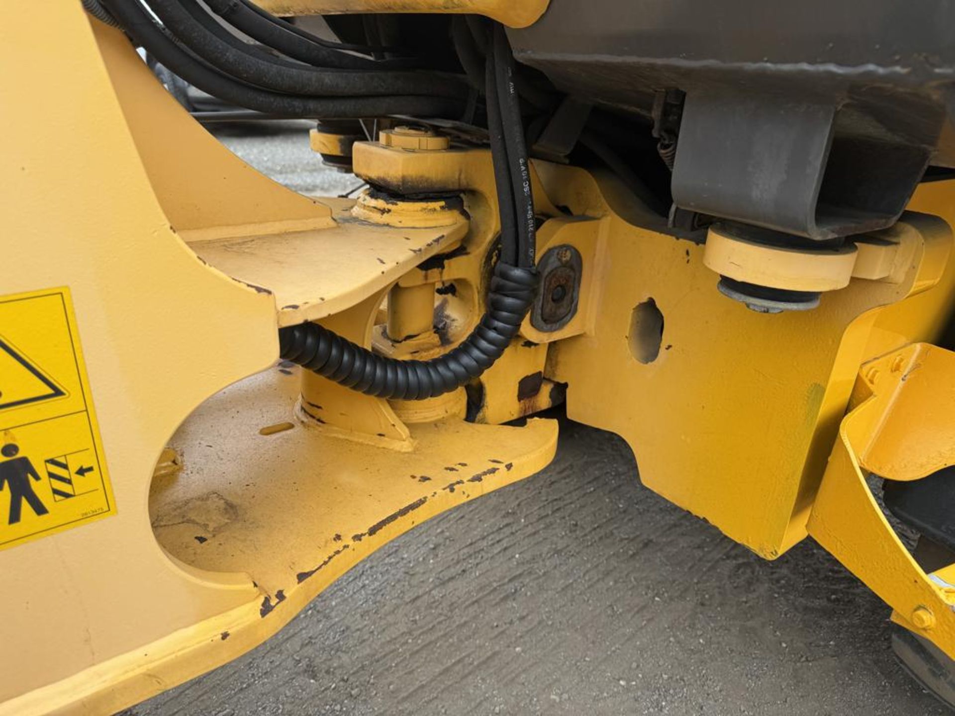 Volvo L20B Compact Wheel Loader - Image 16 of 30