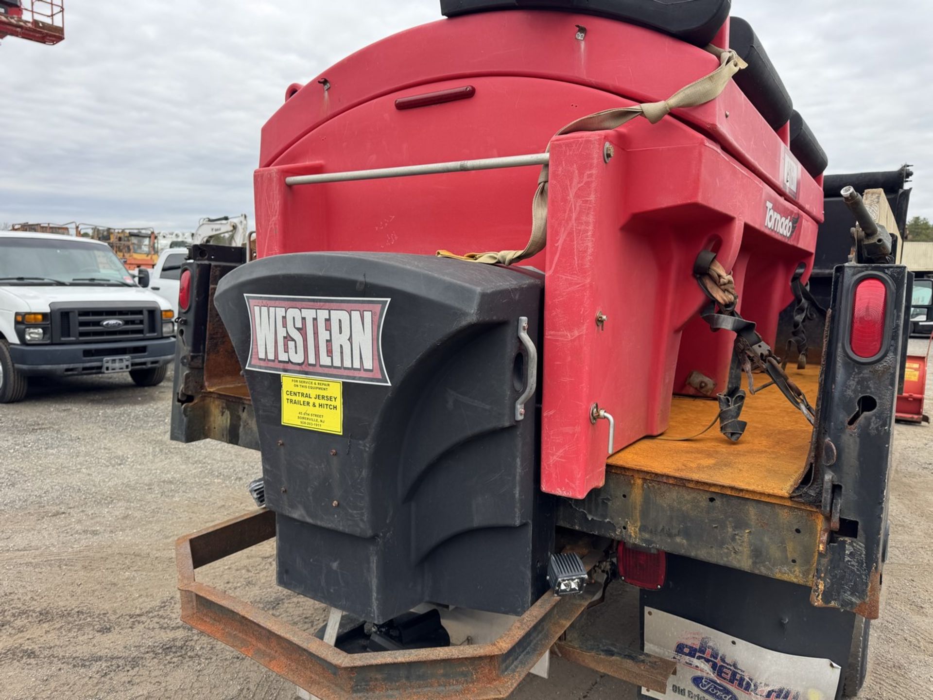 2015 Ford F-550 Mason Dump 4x4 w/ Plow and Salter - Image 19 of 32