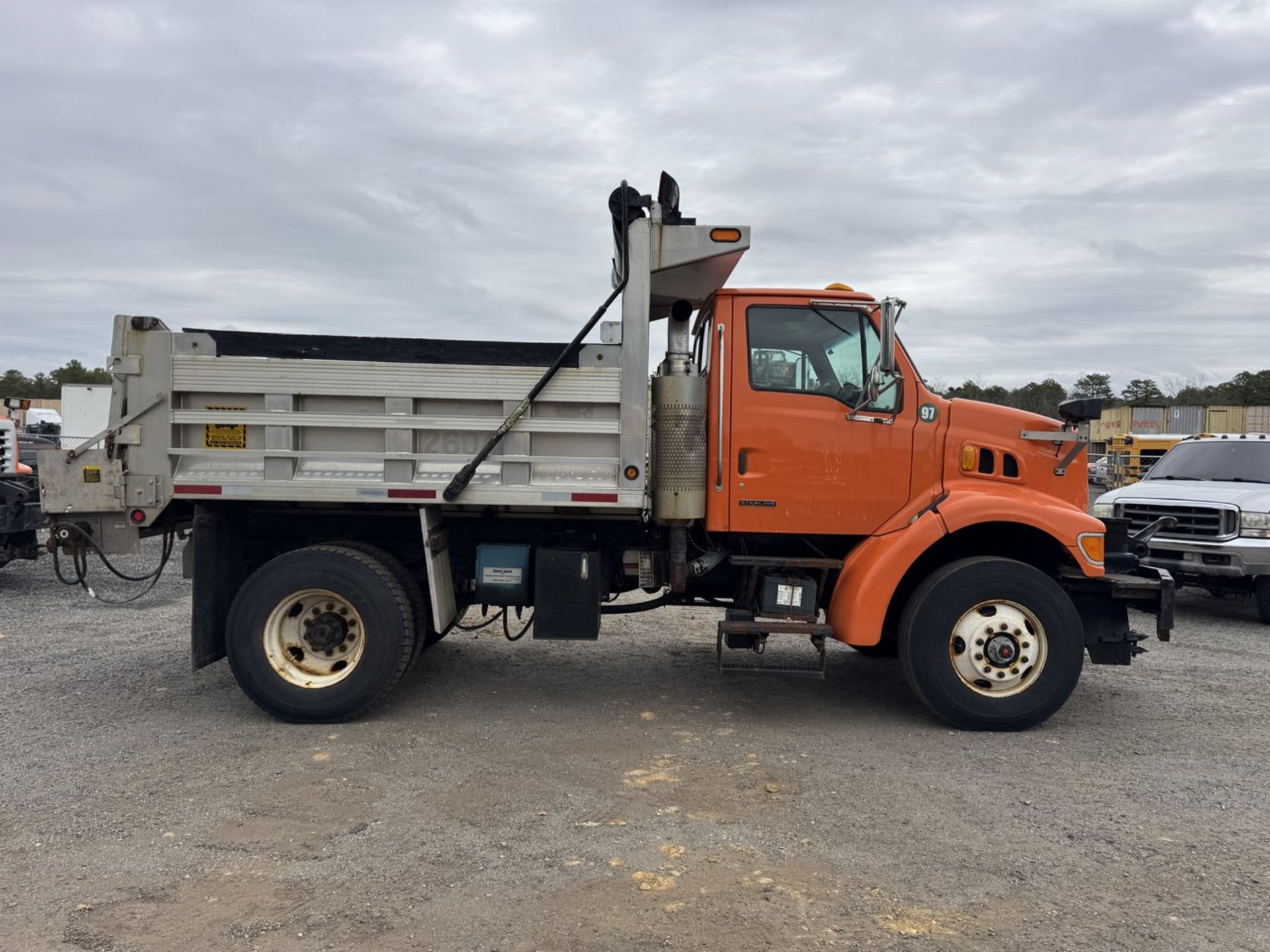 2004 Sterling Single Axle Dump - Image 4 of 34