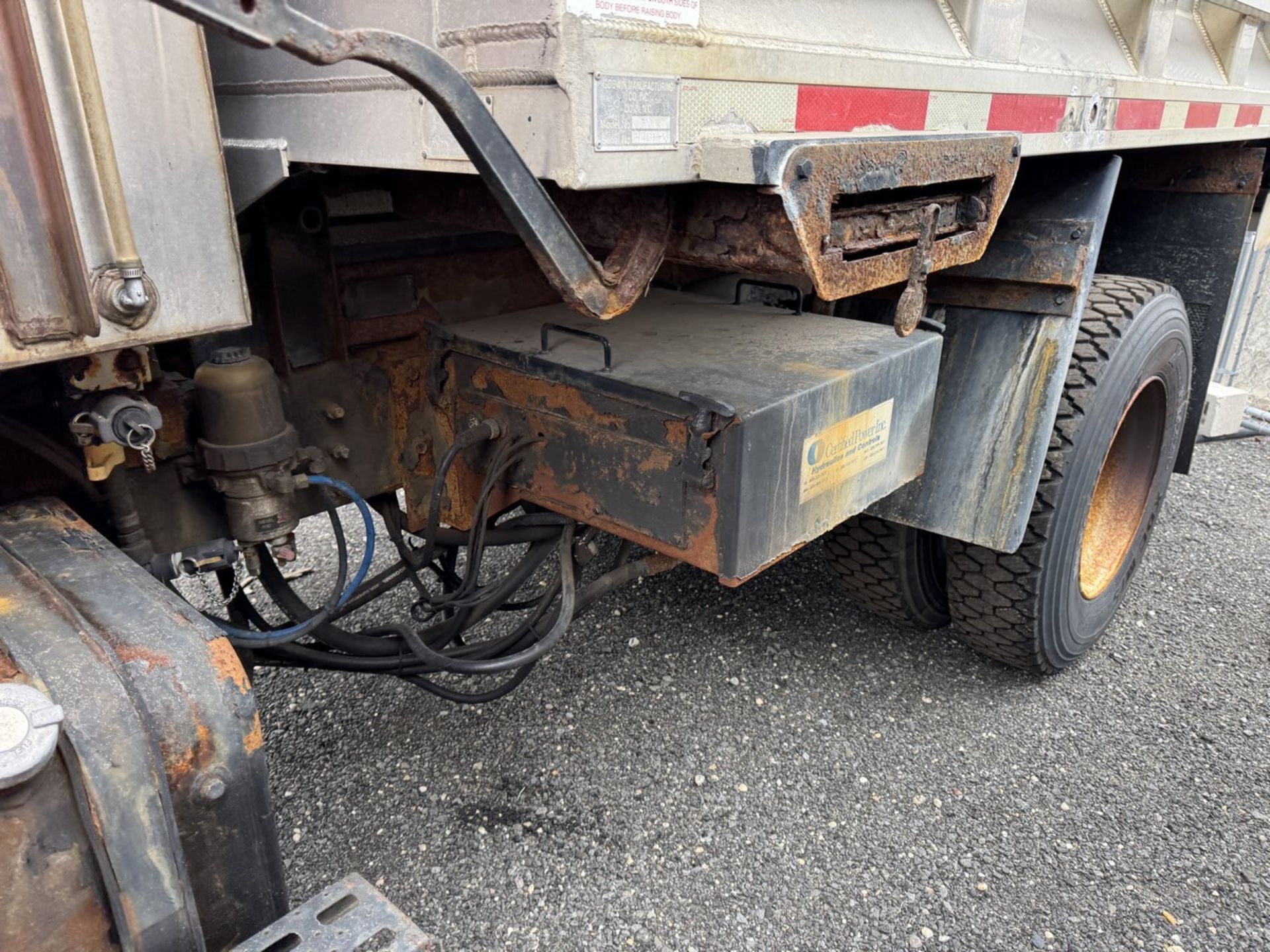 2004 Sterling Single Axle Dump (INOPERABLE) - Image 10 of 28