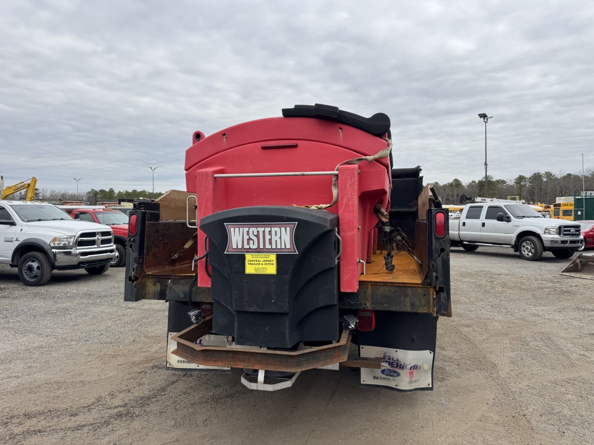 2015 Ford F-550 Mason Dump 4x4 w/ Plow and Salter - Image 7 of 32