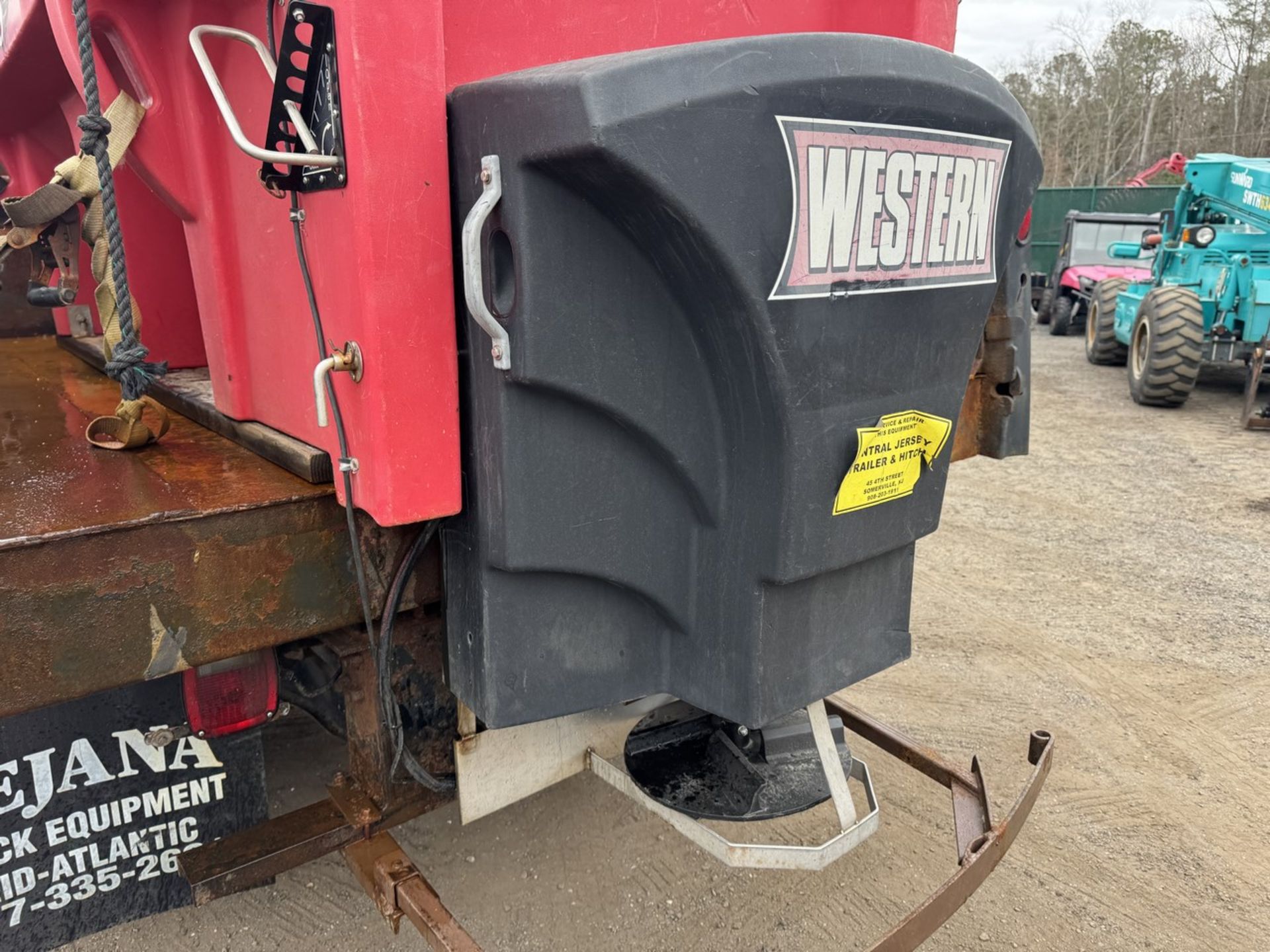 2016 Ford F-550 Mason Dump 4x4 w/ Plow and Salter - Image 25 of 39