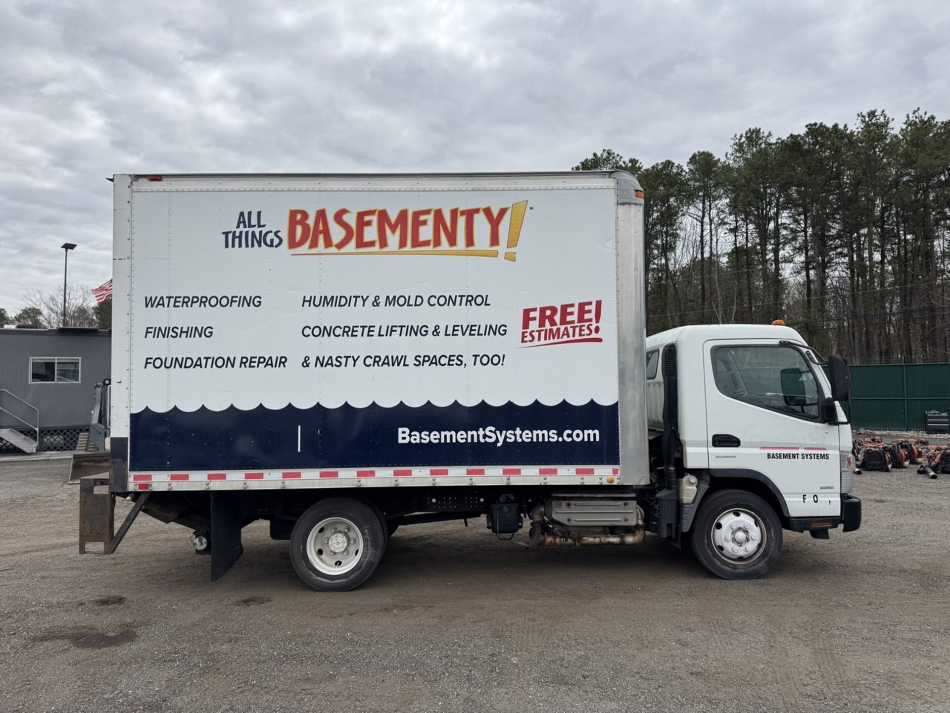 2011 Mitsubishi Fuso FE160 14’ Box Truck - Image 4 of 22