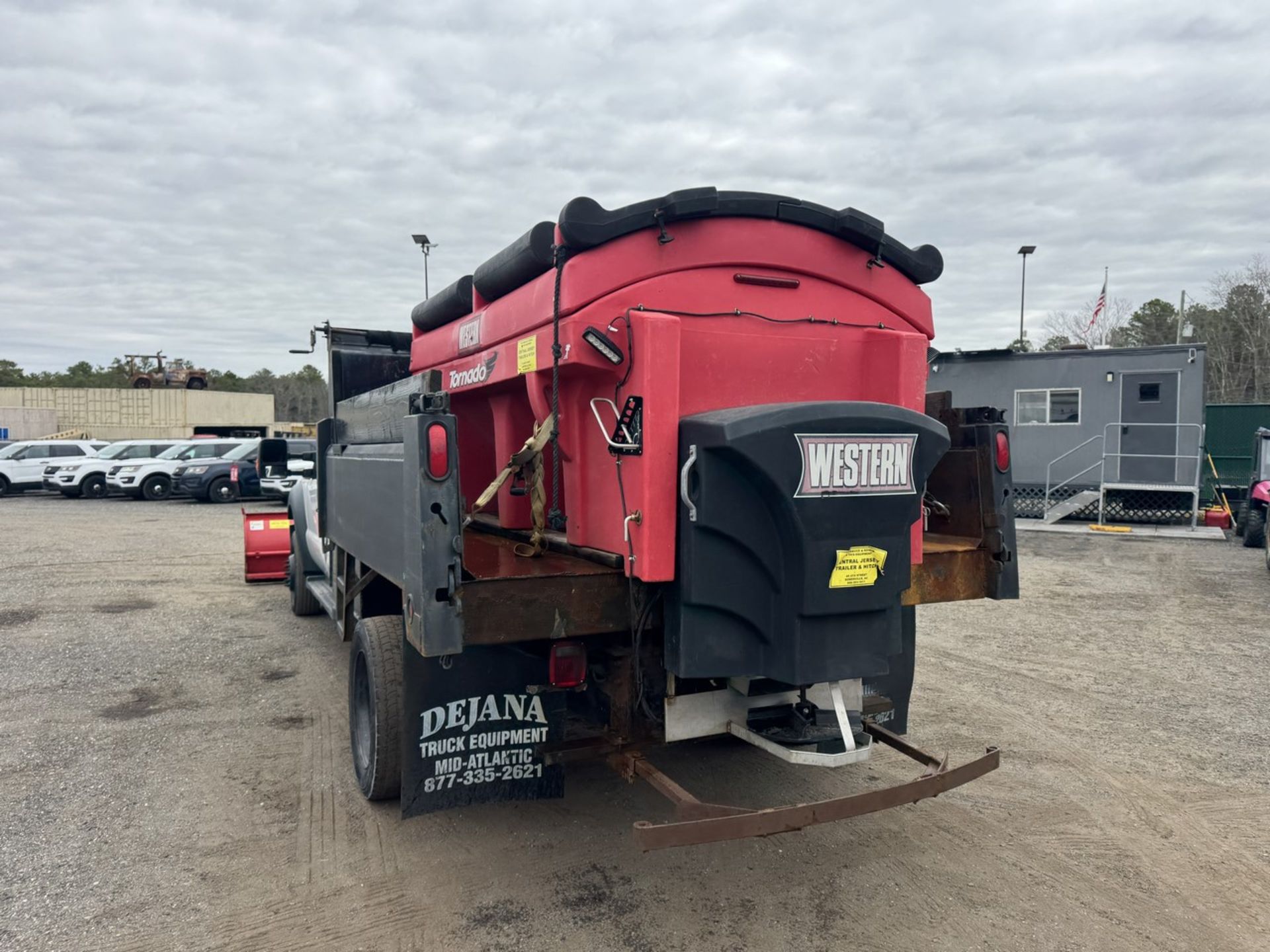 2016 Ford F-550 Mason Dump 4x4 w/ Plow and Salter - Image 9 of 39