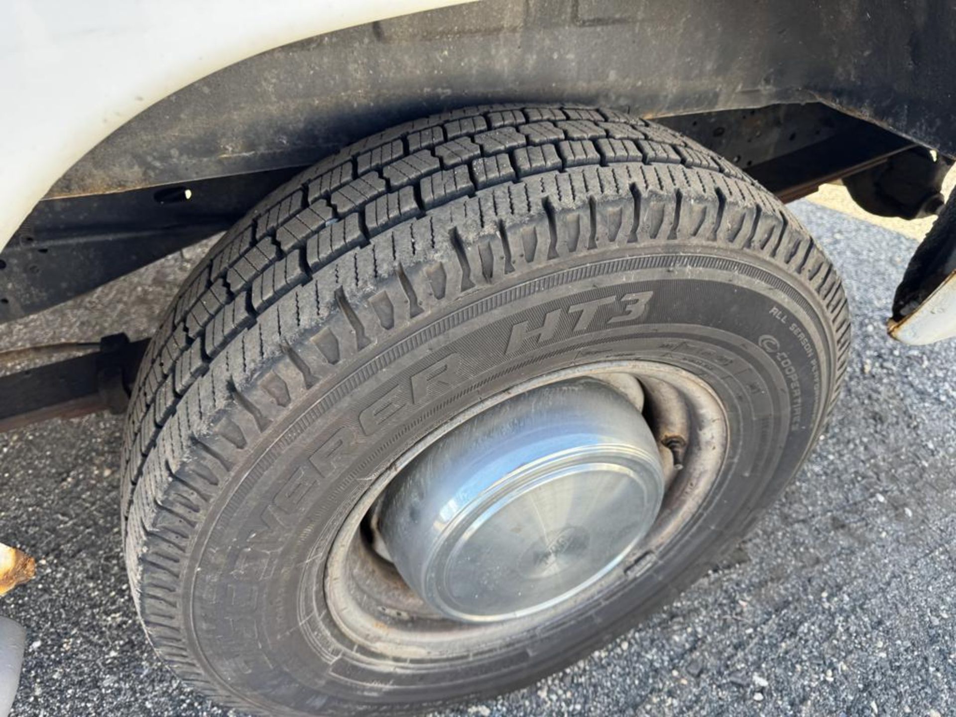 2006 Ford E-250 - Image 11 of 16