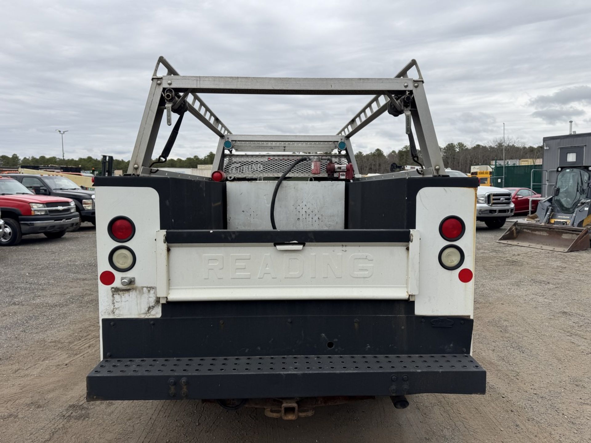 2015 GMC 3500HD Utility Bed 4x4 - Image 7 of 30