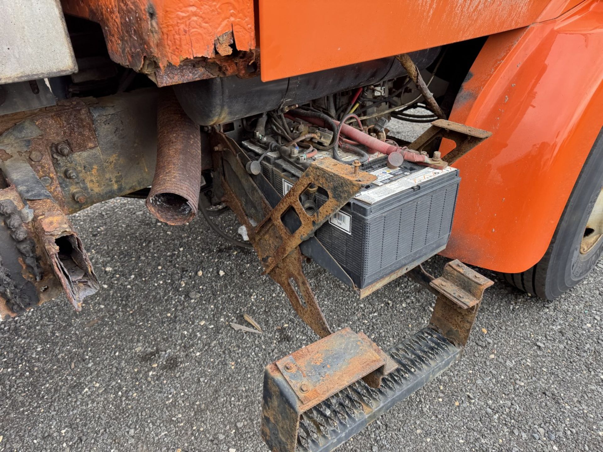 2004 Sterling Single Axle Dump (INOPERABLE) - Image 19 of 28