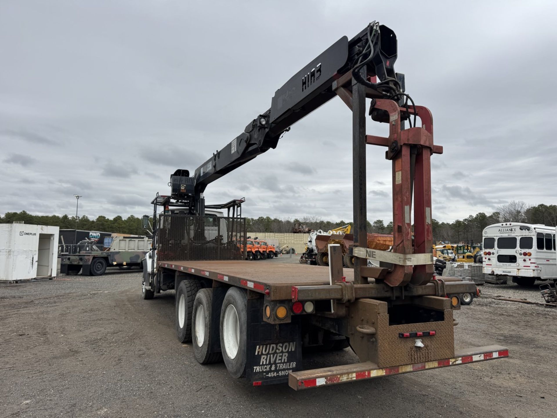 2005 HIAB 255K-2 HIPRO Material Crane Mounted on 2005 Sterling 6513 - Image 10 of 56