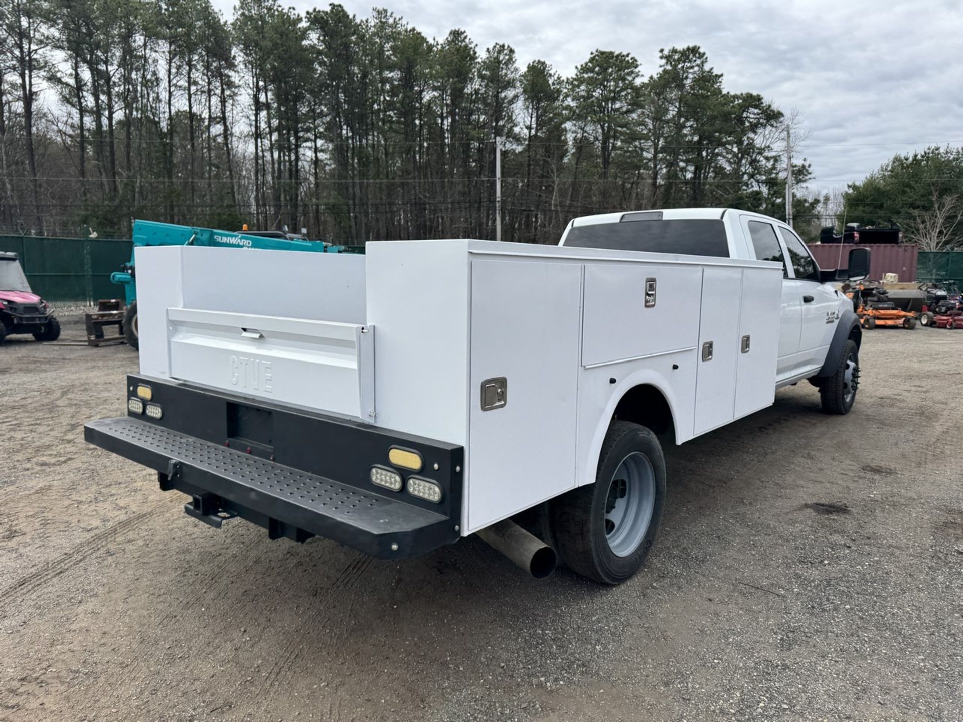 2015 Ram 4500 Utility Body - Image 6 of 33