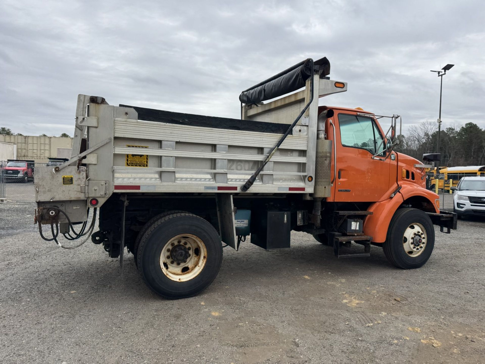2004 Sterling Single Axle Dump - Image 5 of 34
