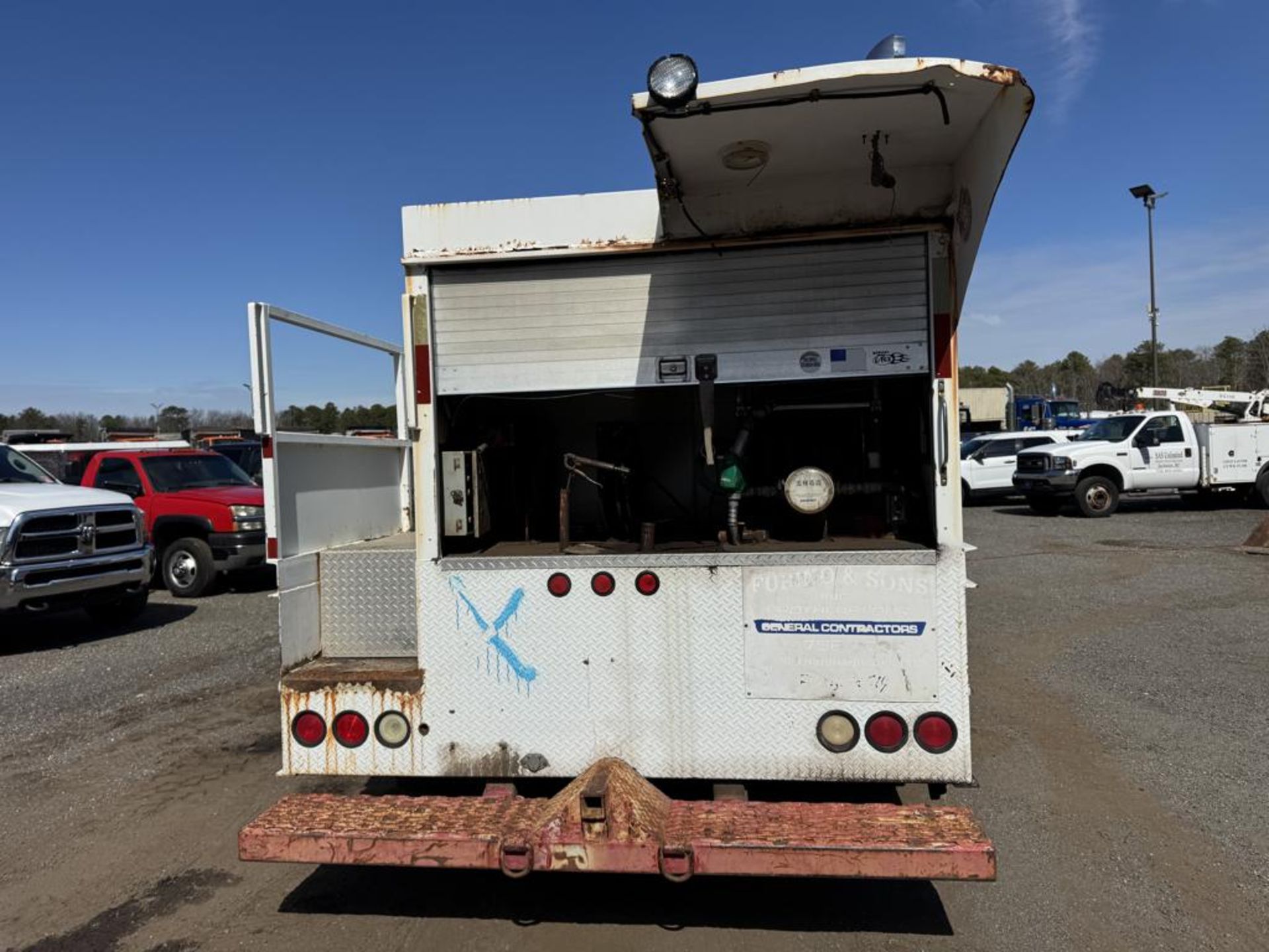 1991 GMC TopKick Lube Truck - Image 6 of 32
