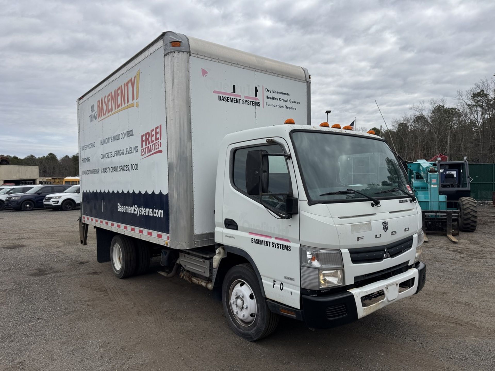 2011 Mitsubishi Fuso FE160 14’ Box Truck